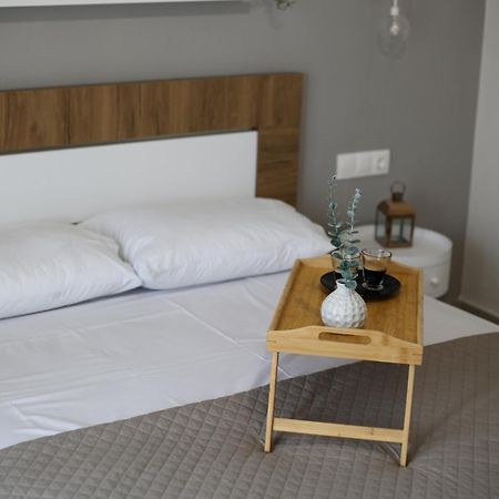 Our Home-Fully Renovated Apartments And Studios By The Sea Nikíti Eksteriør bilde