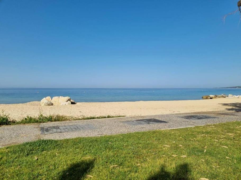 Our Home-Fully Renovated Apartments And Studios By The Sea Nikíti Eksteriør bilde