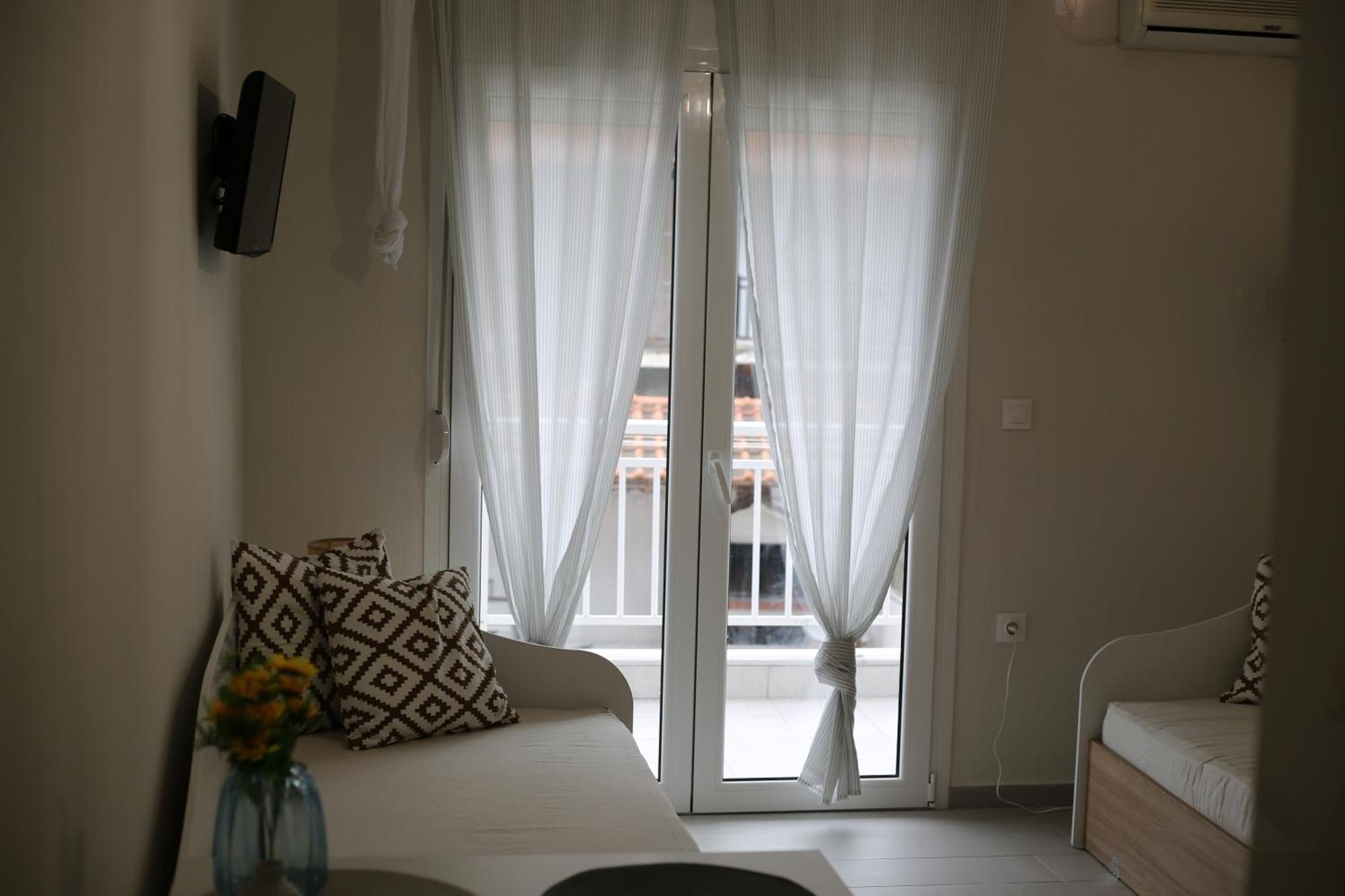 Our Home-Fully Renovated Apartments And Studios By The Sea Nikíti Eksteriør bilde