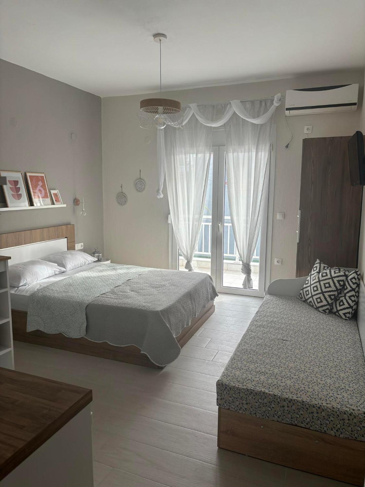 Our Home-Fully Renovated Apartments And Studios By The Sea Nikíti Eksteriør bilde